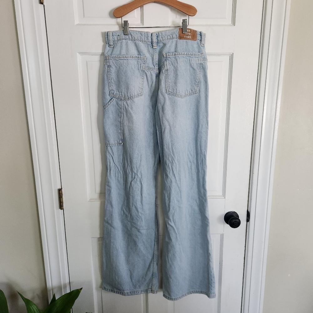 Free People We The Free Tinsley Baggy Ripped Boyfriend Jeans - Light Wash - Picture 7 of 14
